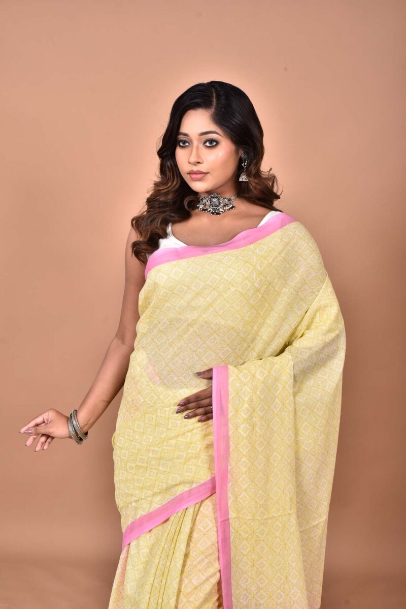 Cotton MulMul Sarees with Hand Screen Prints (Light Yellow)